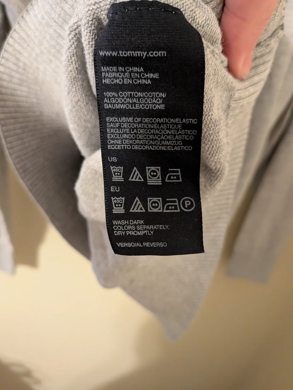Tommy Hilfiger Men's V-Neck Sweater in Heather Gray